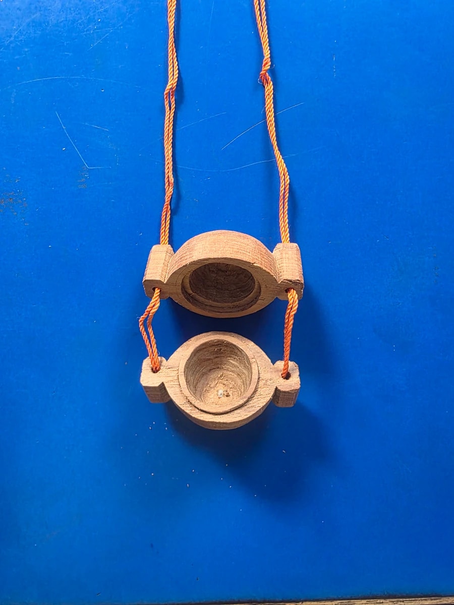 GANDHADA KARADAGI SANDALWOODEN Fragrance Gundgagi LINGA BOX , Chowk, Shivalinga Box
